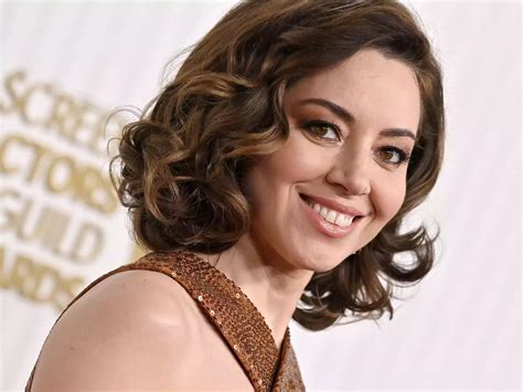 aubrey plaza boobs|Aubrey Plazas Stylist Responds to Viral Underboob Dress